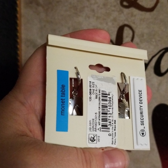 Monat Earrings - Picture 3 of 3